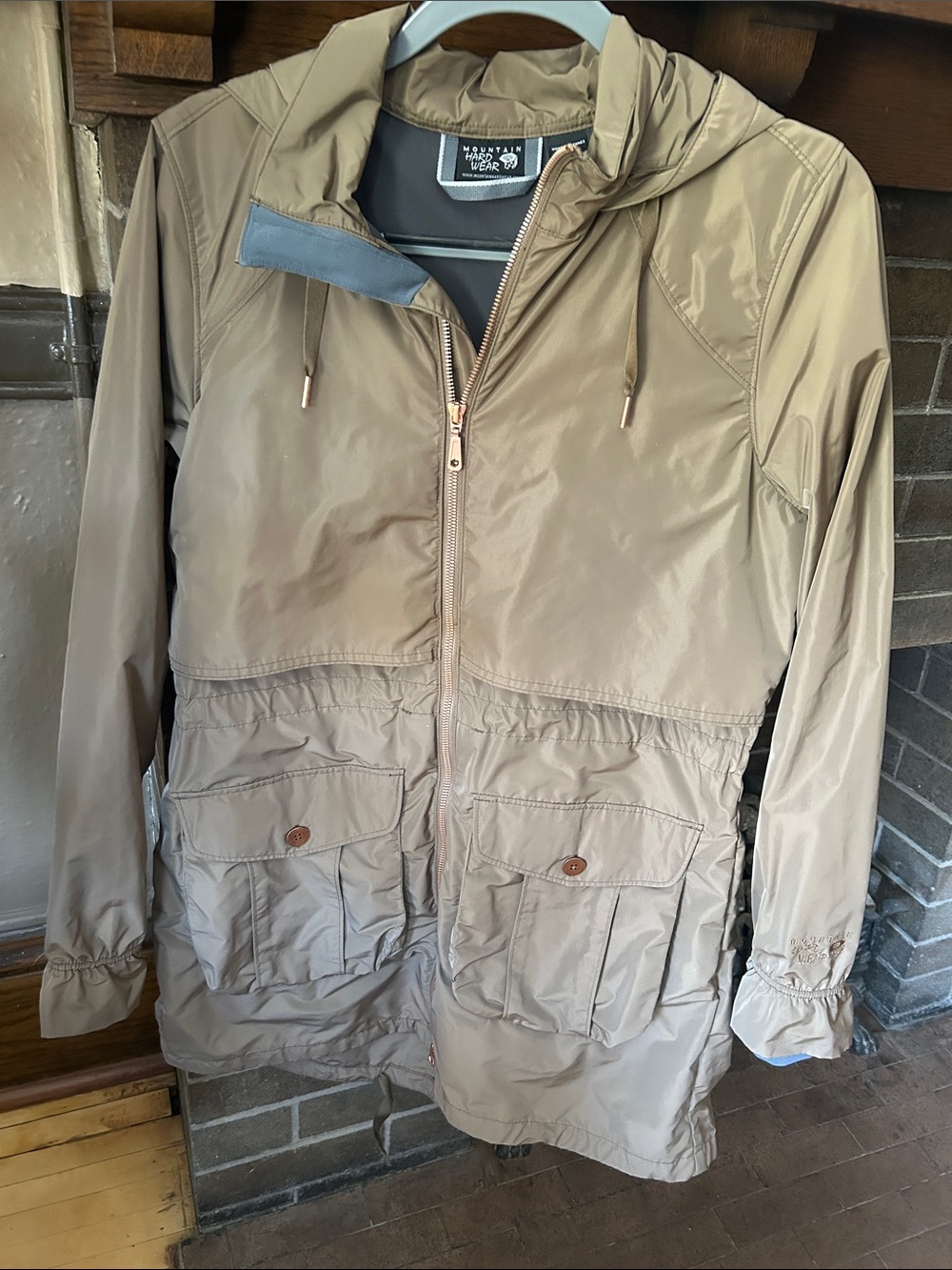 Mountain Hardwear Khaki/Tan Hooded Lightweight Anorak Jacket